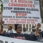Una advertencia de organizaciones antiinmigrantes en Sudáfrica provoca que 25.000 personas abandonen el país y provoca protestas.