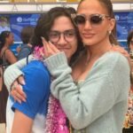 Jennifer López compartió fotos de la graduación de sus gemelos.