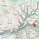 Un carril de la autopista 12 está abierto cerca de incendios forestales en el norte de Idaho